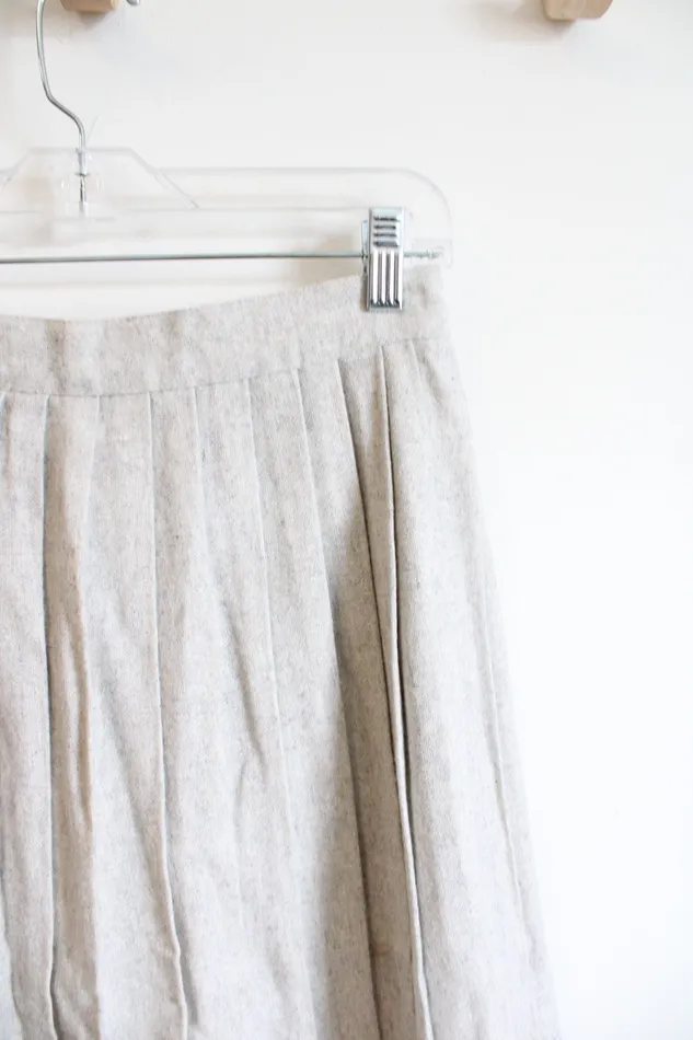 Jubilee Thrift Earrings Oatmeal Pleated Button Down Skirt M