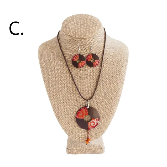 Necklaces Totumo Necklace Set Conni
