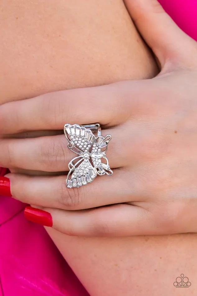 Paparazzi Accessories Rings Fearless Flutter White