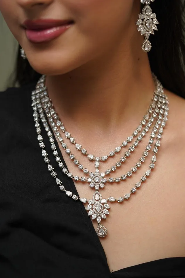 Aarti Layered Diamond Set with Maangtika attrangi Necklaces