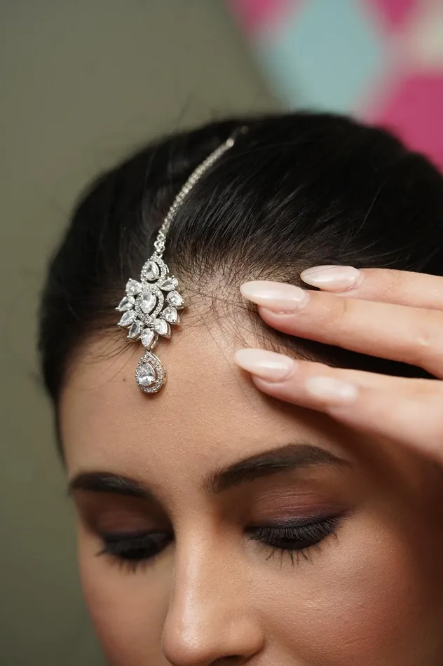 Aarti Layered Diamond Set with Maangtika attrangi Necklaces