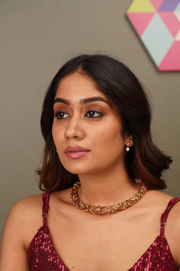 Attrangi Earrings Sone Ki Hasli With Earrings Attrangi Earrings Sone Ki Hasli With Earrings