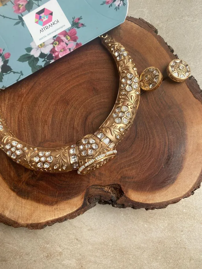Attrangi Necklaces Gold Polki Hand Made Hasli With Studs Attrangi Necklaces Gold Polki Hand Made Hasli With Studs