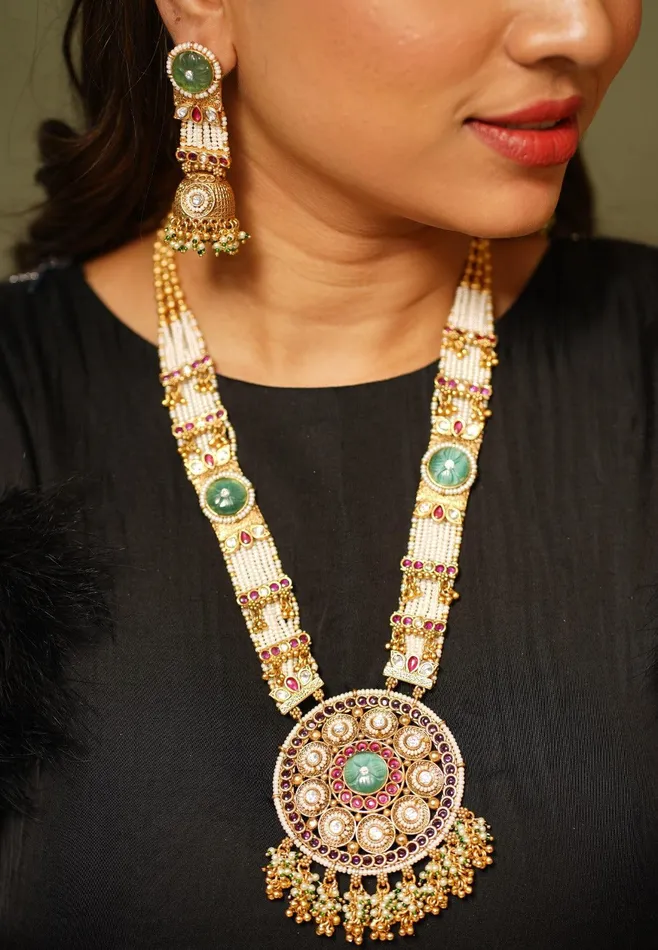 Earrings attrangi Namrata Long Gold Pearl Set Sone Pe Suhaga