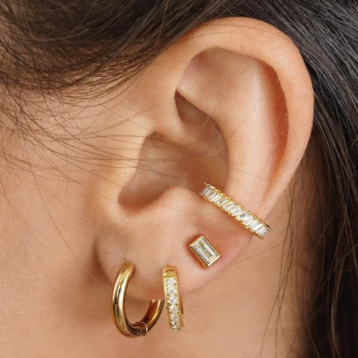 Earrings Ellie Vail Tinsley Huggie Hoop Earring
