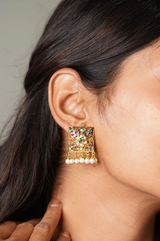 Earrings Jadaau Square Tukdi Studs attrangi1