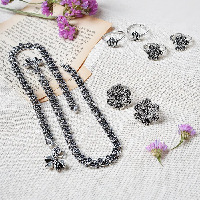 Necklaces Teejh Teejh Rukmini Set of Anklet and 3 Toe Rings