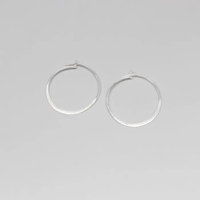 satin flat hoop M L fejn ML Earrings