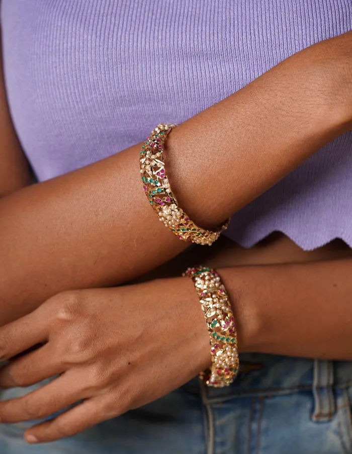 Sleek Jadaau bangle in Multi Attrangi Bracelets Sleek Jadaau bangle in Multi Attrangi Bracelets