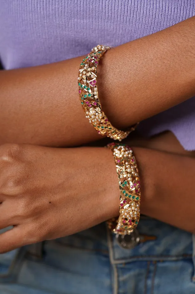Sleek Jadaau bangle in Multi Attrangi Bracelets Sleek Jadaau bangle in Multi Attrangi Bracelets