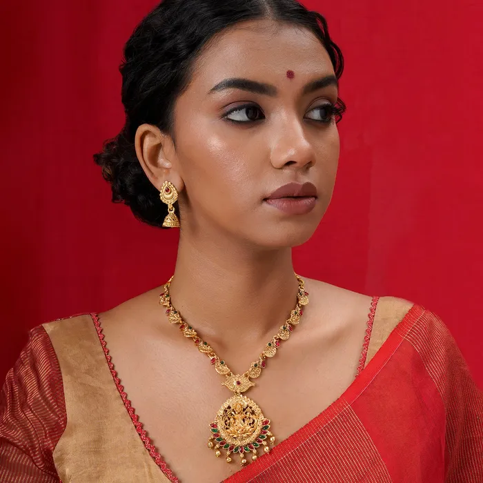 Teejh Necklaces Teejh Karthika Gold Red And Green Layered Necklace Set