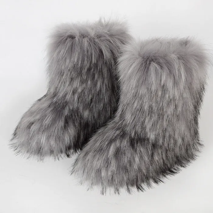 THE LUMI SHOP Rings Grey Bear Fuzzy Boots