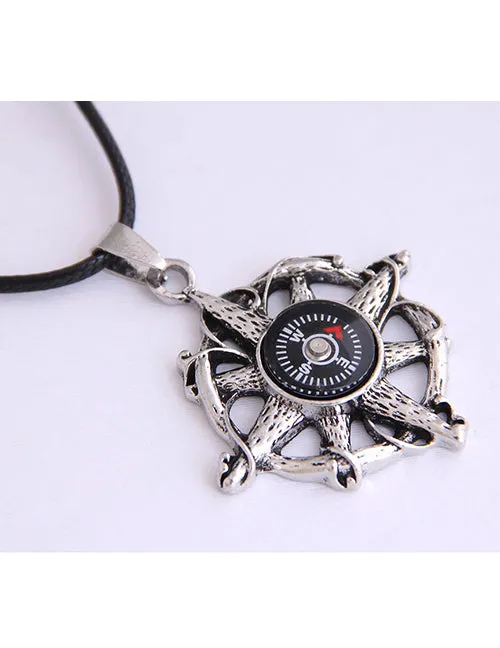 02 N1773 Silver Compass Pendant Necklace Necklaces