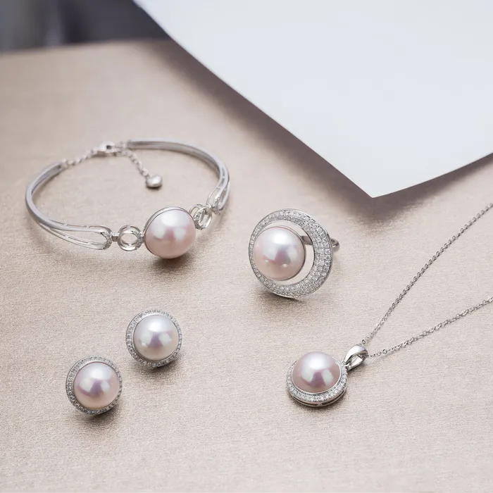18K Diamond Edison Mabe Pearl Bracelet KB00024 Si Dian Jin Pearly Lustre Bracelets