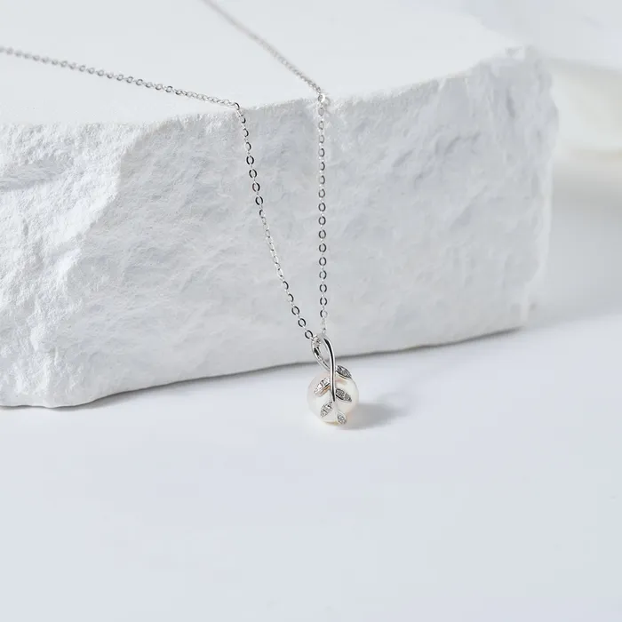 18K Solid Gold Diamond Hanadama Akoya Pearl Necklace KN00293 Pearly Lustre Necklaces