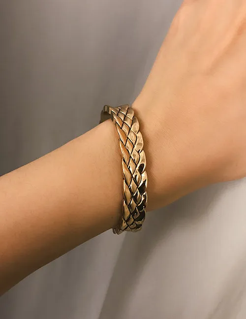 B565 Gold Weave Design Cuff Bracelet 02 Bracelets