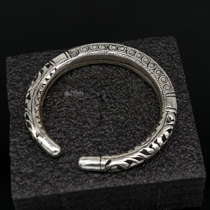 Bracelets TRIBAL ORNAMENTS Divine kada lord krishna jai shri shyam matra handmade 925 sterling silver kada best unisex bangle kada jewelry from india nsk712 Bracelets TRIBAL ORNAMENTS Divine kada lord krishna jai shri shyam matra handmade 925 sterling silver kada best unisex bangle kada jewelry from india nsk712