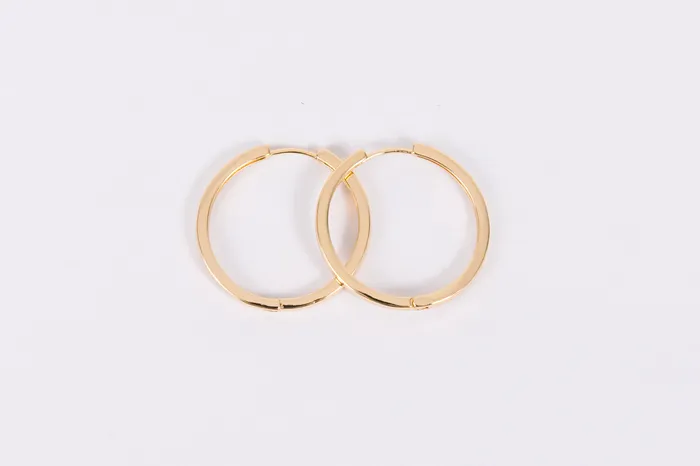 Earrings DLUX 23 mm Chic Huggies