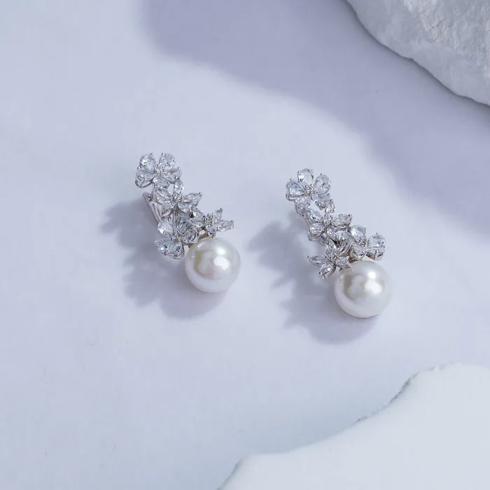 Earrings Pearly Lustre 18K Gold Edison Pearl Earrings KE00105 Elegant