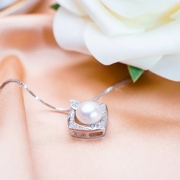Elegant Freshwater Pearl Necklace WN00063 Pearly Lustre Necklaces