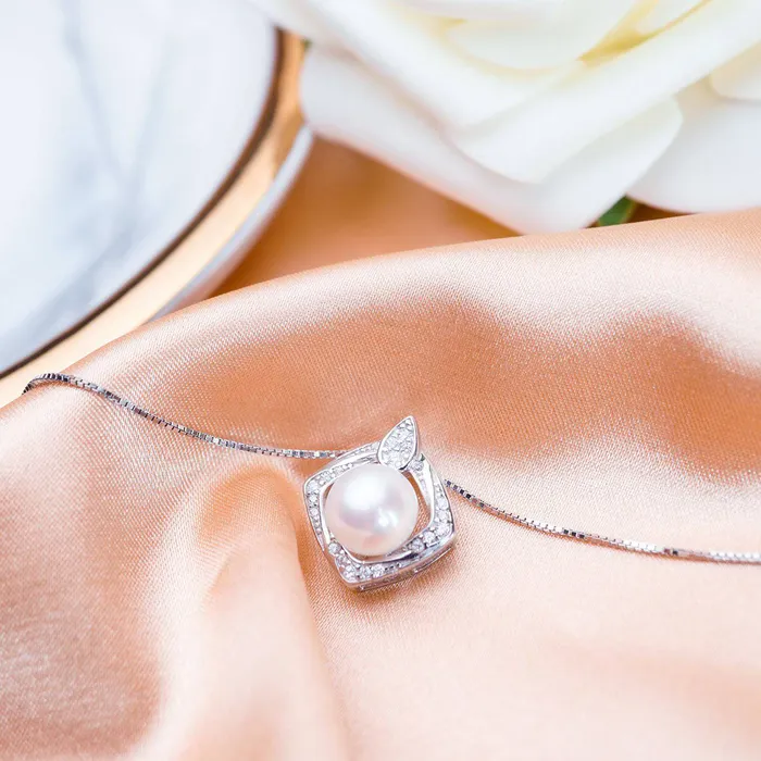 Elegant Freshwater Pearl Necklace WN00063 Pearly Lustre Necklaces