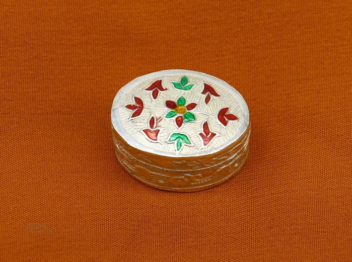 Exclusive oval shape trinket box sindur kumkum box brides eye kajal box 925 sterling silver handmade girls article silver jewelry stb330 TRIBAL ORNAMENTS Rings