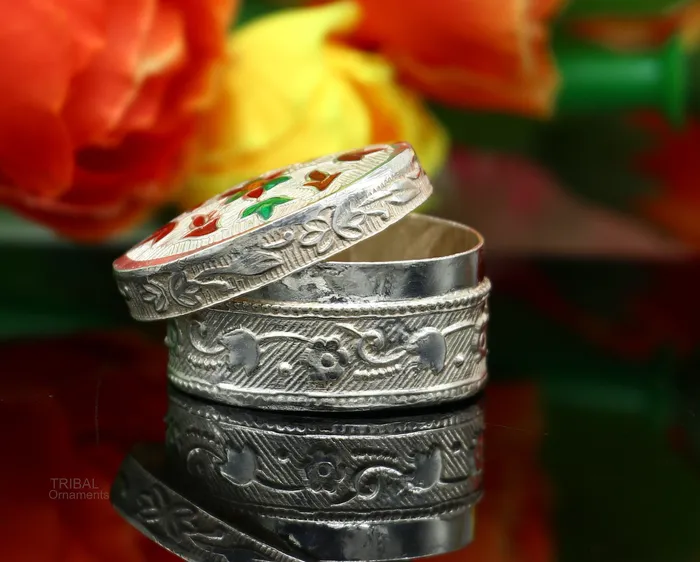 Exclusive oval shape trinket box sindur kumkum box brides eye kajal box 925 sterling silver handmade girls article silver jewelry stb330 TRIBAL ORNAMENTS Rings