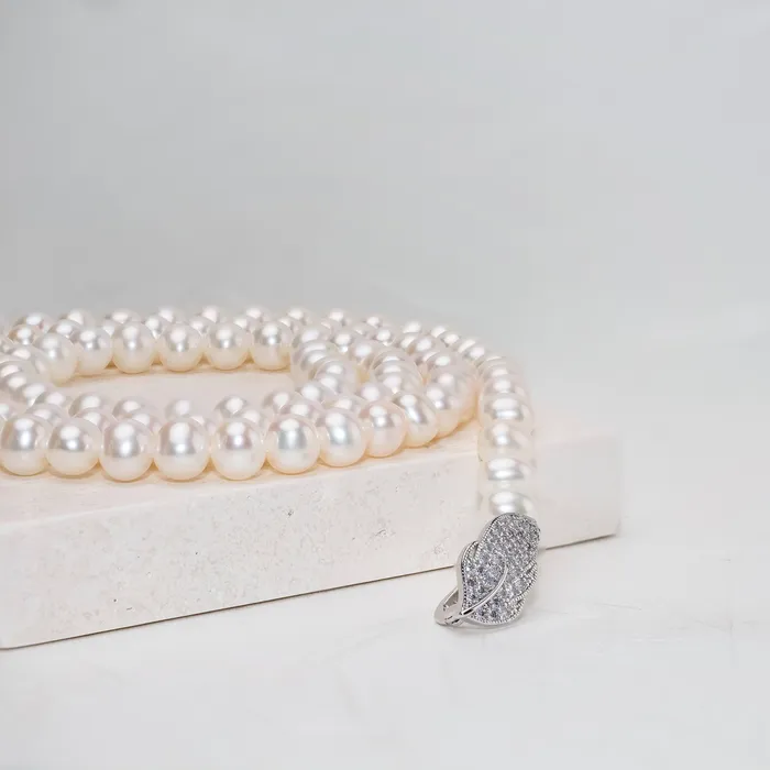 Necklaces Pearly Lustre Elegant Freshwater Pearl Necklace WN00196