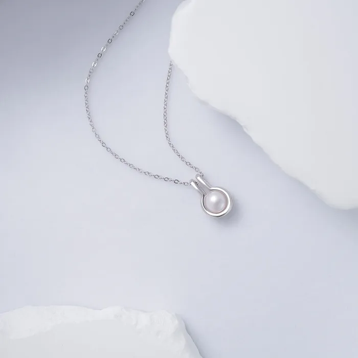Necklaces Pearly Lustre New Yorker Freshwater Pearl Necklace WN00108