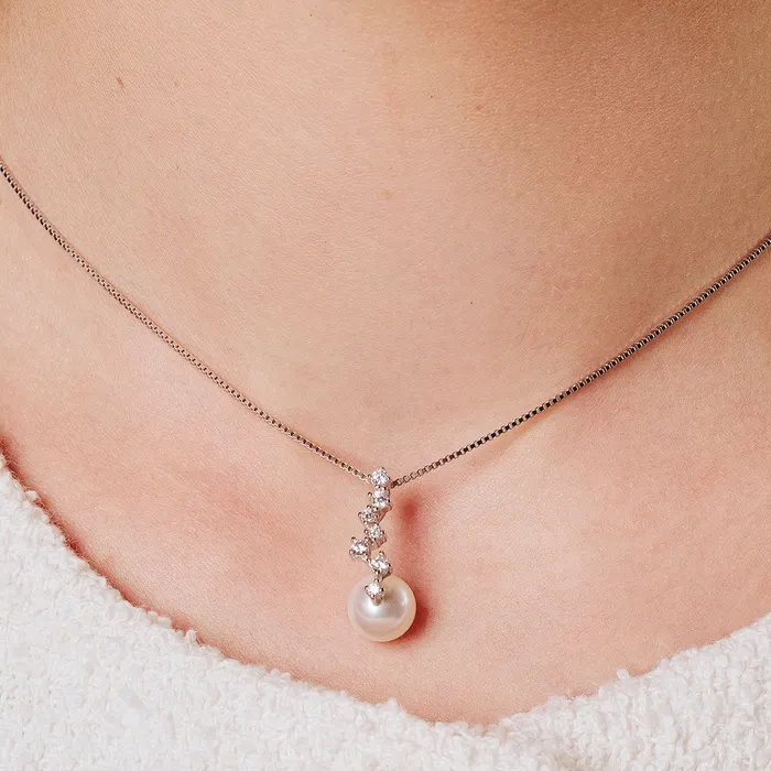 Necklaces Pearly Lustre Top Grade Freshwater Pearl Necklace WN00671 STARRY