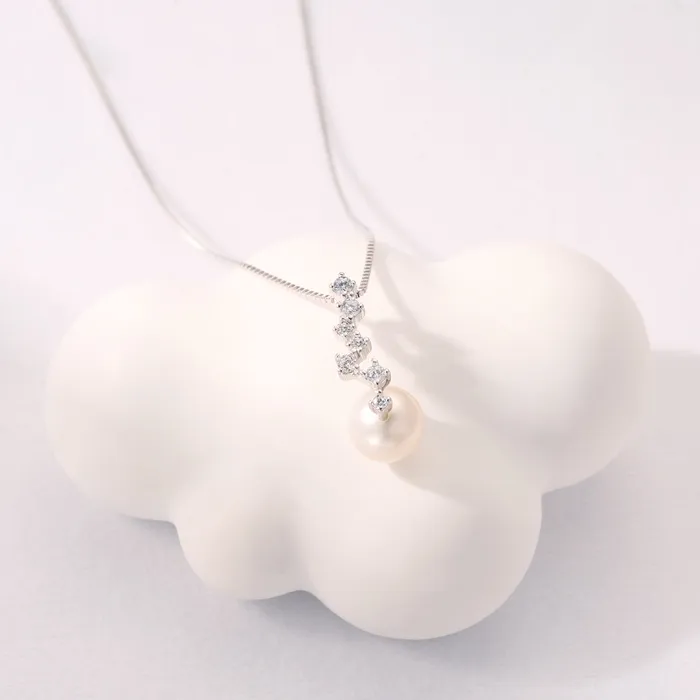 Necklaces Pearly Lustre Top Grade Freshwater Pearl Necklace WN00671 STARRY