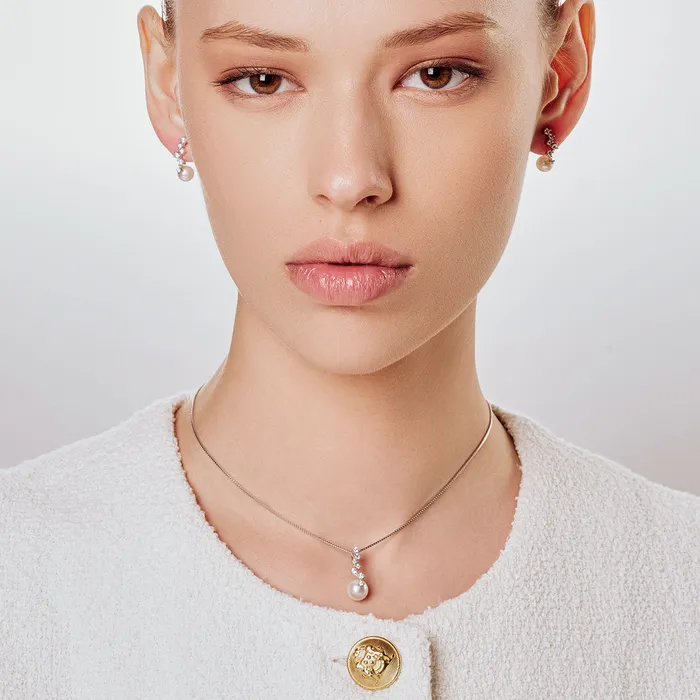 Necklaces Pearly Lustre Top Grade Freshwater Pearl Necklace WN00671 STARRY