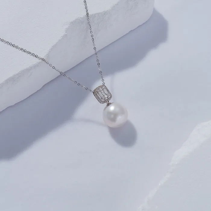 Pearly Lustre Necklaces 18k Gold Australian White South Sea Pearl Necklace KN00077