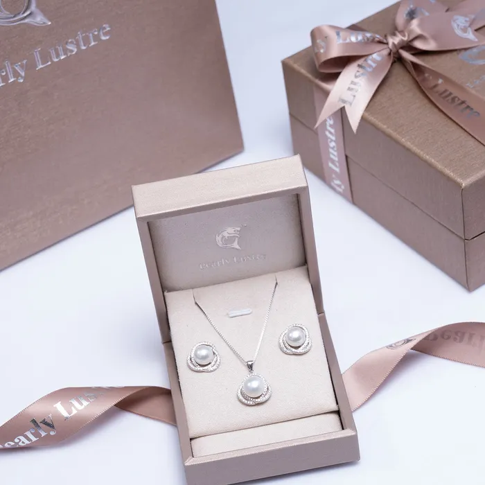 Pearly Lustre Necklaces Elegant Freshwater Pearl Necklace WN00082