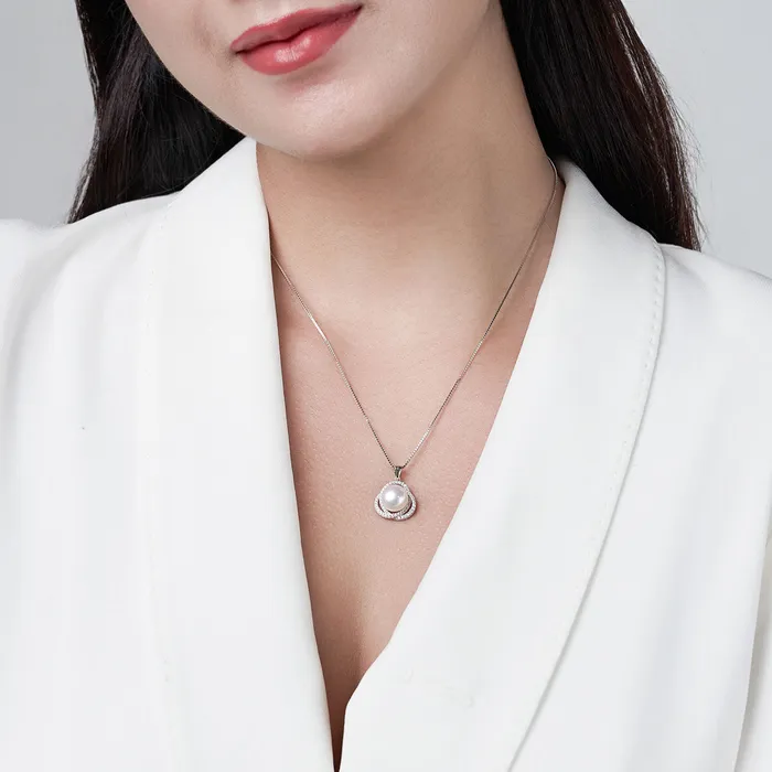 Pearly Lustre Necklaces Elegant Freshwater Pearl Necklace WN00082