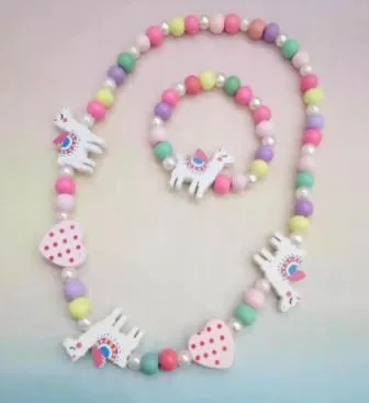 POLLY Bracelets L336 Llama Hearts Wooden Necklace Bracelet Set