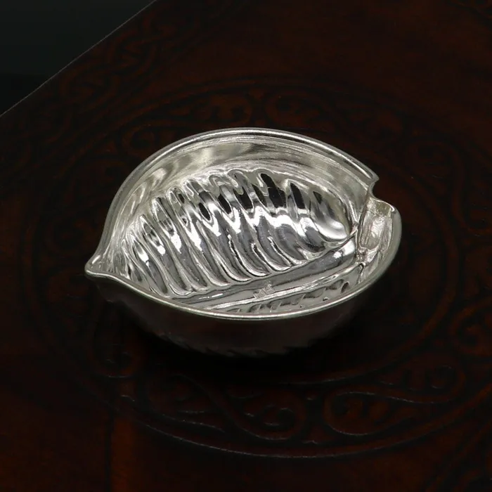 Rings 925 sterling silver handcrafted design tilak bowl sindur bowl kesar chandan saffron sandal bowl puja utensils home temple article su175 TRIBAL ORNAMENTS Rings 925 sterling silver handcrafted design tilak bowl sindur bowl kesar chandan saffron sandal bowl puja utensils home temple article su175 TRIBAL ORNAMENTS