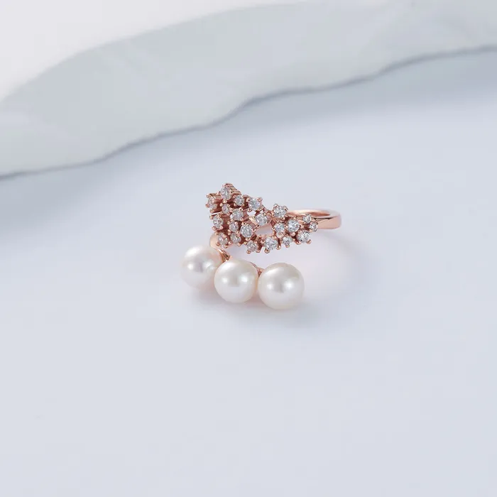 Rings Pearly Lustre Elegant Freshwater Pearl Ring WR00128 CELESTE