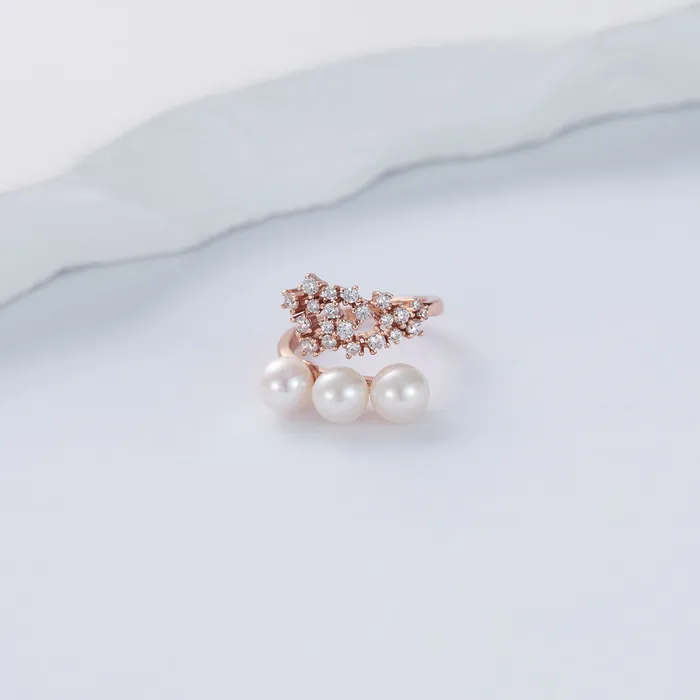 Rings Pearly Lustre Elegant Freshwater Pearl Ring WR00128 CELESTE