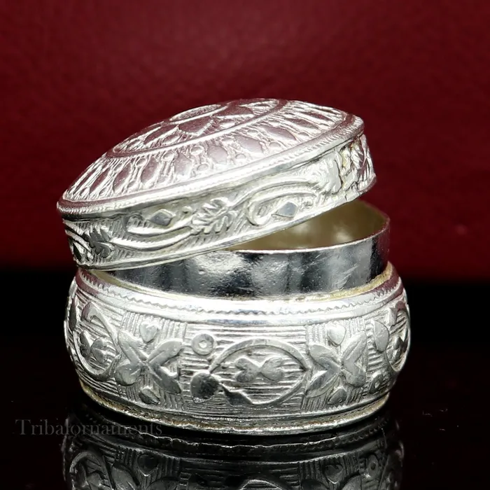 Rings TRIBAL ORNAMENTS Vintage Style 925 sterling silver unique design handmade brides eyes kajal box surma box kumkum sindur box small trinket box stb266