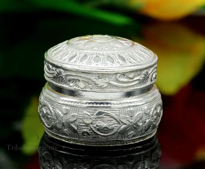 Rings TRIBAL ORNAMENTS Vintage Style 925 sterling silver unique design handmade brides eyes kajal box surma box kumkum sindur box small trinket box stb266