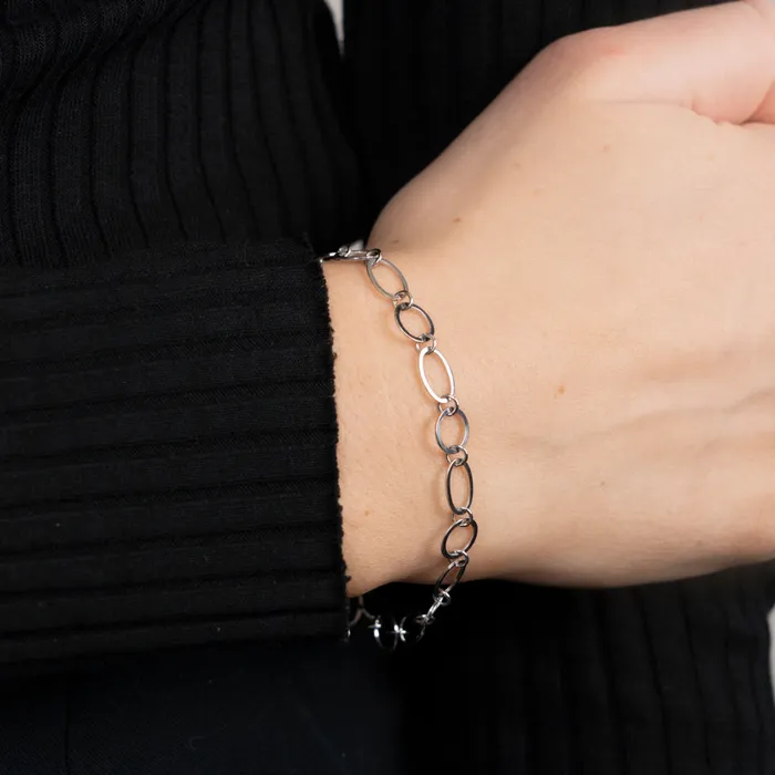 STORE 5a Bracelets PreOwned Oval and Round Link Bracelet