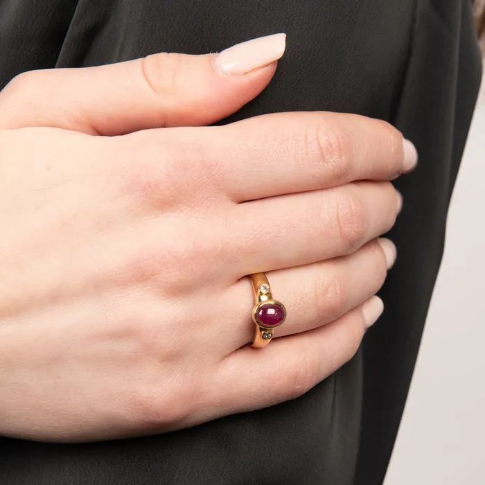 STORE 5a Rings 4200 18KYG RUBY AND DIAMOND RING SZ 65