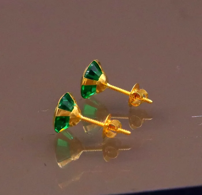 TRIBAL ORNAMENTS Earrings Genuine 18k yellow gold handmade fabulous green stone excellent antique vintage design stud earrings pair unisex jewelry er86