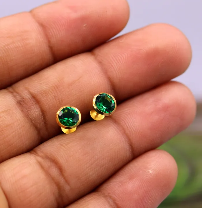 TRIBAL ORNAMENTS Earrings Genuine 18k yellow gold handmade fabulous green stone excellent antique vintage design stud earrings pair unisex jewelry er86