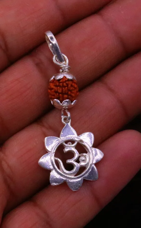TRIBAL ORNAMENTS Necklaces Solid Sterling silver handmade fabulous Aum pendant with natural rudraksha excellent stylish modern unisex pendant necklace jewelry nsp277