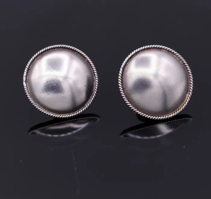 Vintage design 925 sterling silver plain style handmade round design fabulous Stud earrings tribal jewelry from Rajasthan india s523 TRIBAL ORNAMENTS Earrings